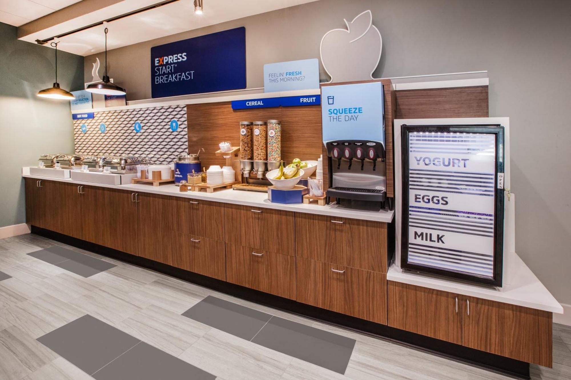 Holiday Inn Express & Suites - Calgary Airport Trail Ne By Ihg Eksteriør billede