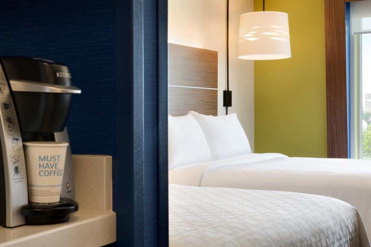 Holiday Inn Express & Suites - Calgary Airport Trail Ne By Ihg Eksteriør billede